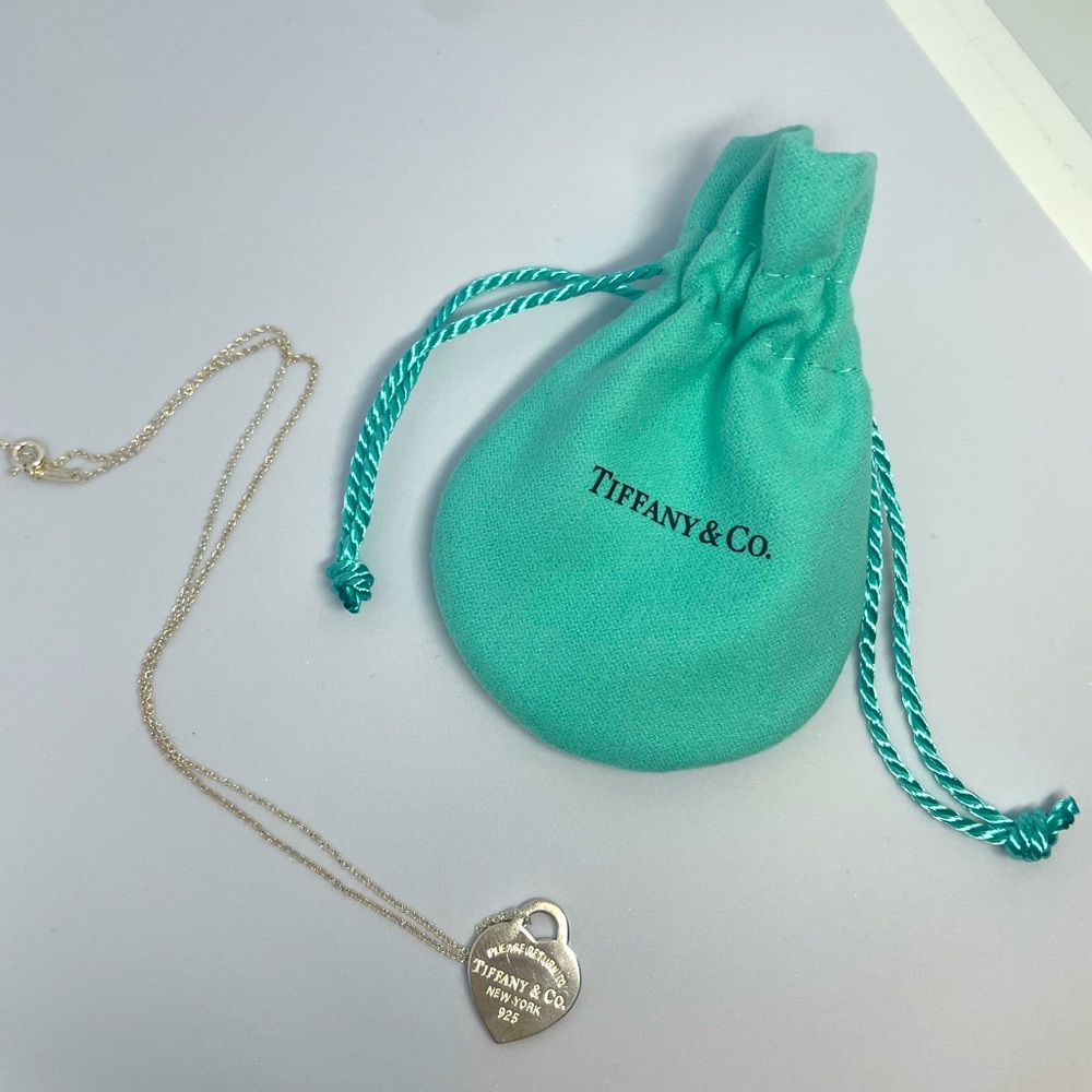Return to Tiffany Sterling Silver pendant with chain